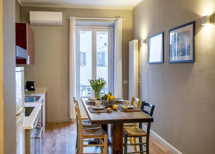 Jungle Apt - Oltrarno Collection